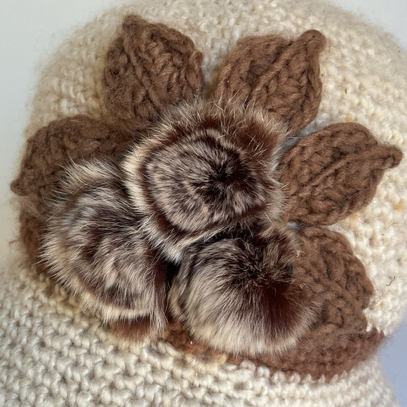 Vintage Bucket Hat Sherpa Crochet Cloche Cream Brown with Faux Fur Flower Accent - Picture 4 of 12